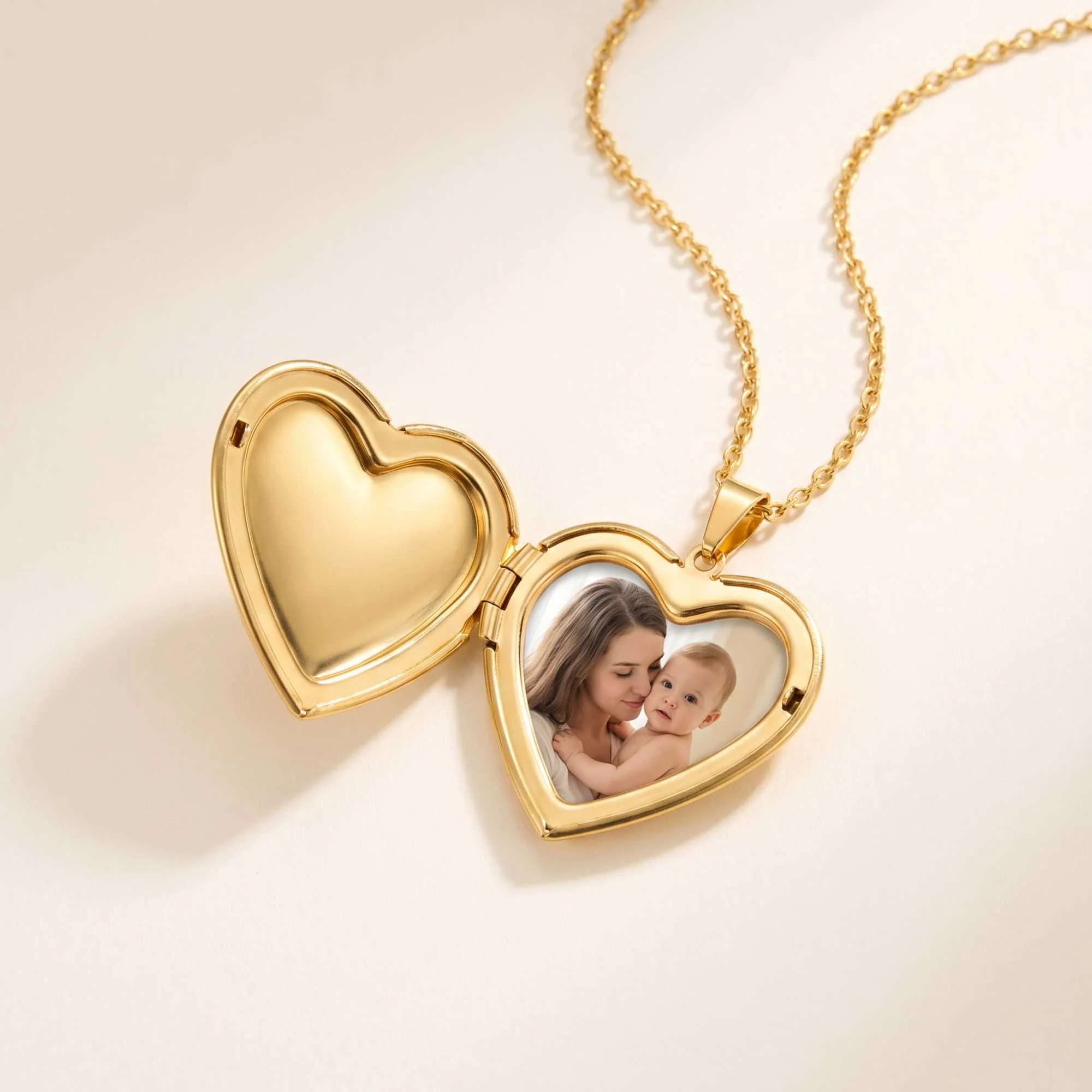 Heart Photo Locket Necklace - Image 4