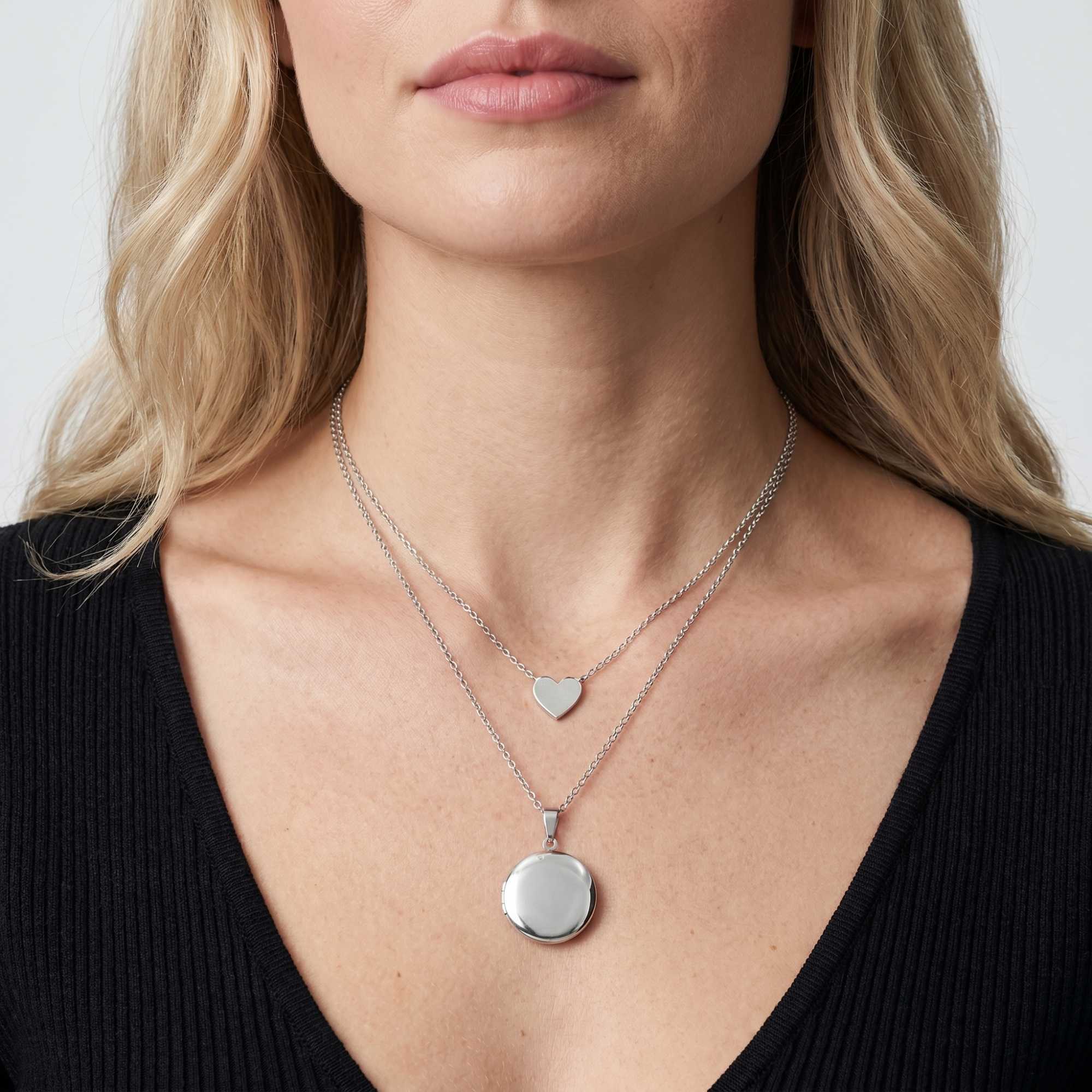 Round Photo Locket Necklace - Image 16