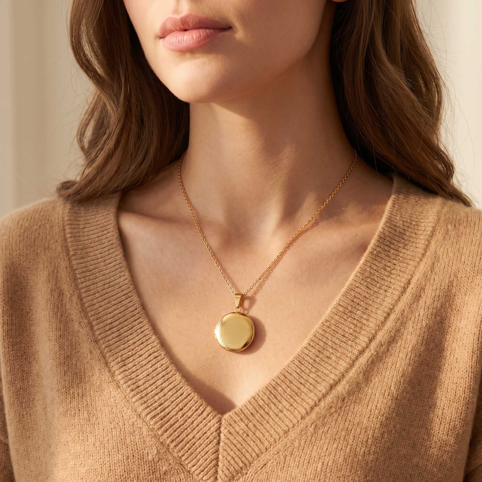 Round Photo Locket Necklace - Image 3